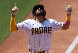 Fernando Tatis Jr. homers in return to Padres lineup after testing positive for COVID-19