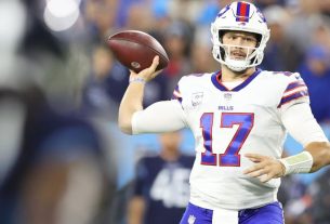 NFL Week 11 picks, odds: Funds blast Colts, Saints roll Eagles, Texans terror Titans and Packers edge Vikings