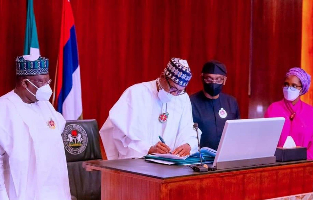Buhari laments changes National Meeting made to 2022 funds