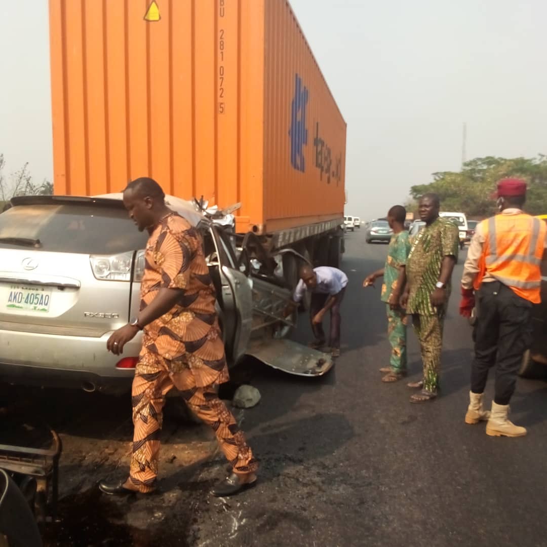 Two die as car rams into truck on Lagos-Ibadan street
